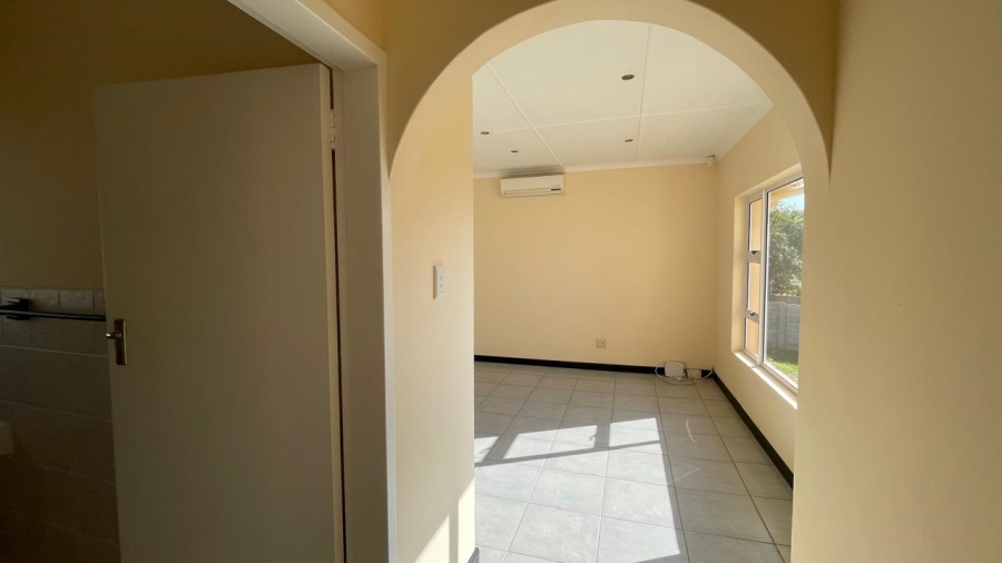 5 Bedroom Property for Sale in Beacon Bay Eastern Cape